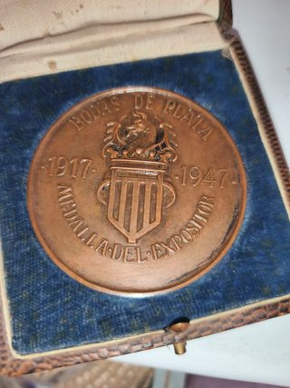 Lote 2 medallas conmemorativas antiguas