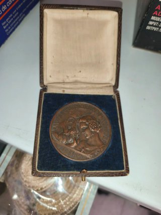 Lote 2 medallas conmemorativas antiguas
