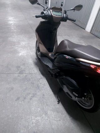 Asiento Piaggio Medley 125 Marrón