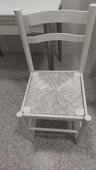 MESA Y 3 SILLAS DE COCINA BLANCAS