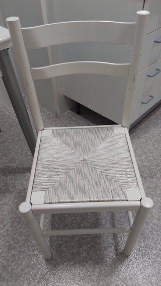 MESA Y 3 SILLAS DE COCINA BLANCAS