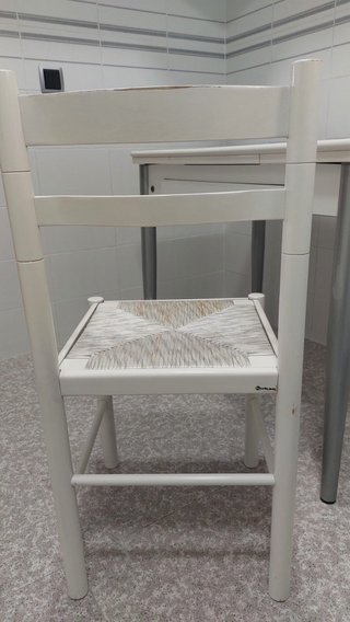 MESA Y 3 SILLAS DE COCINA BLANCAS