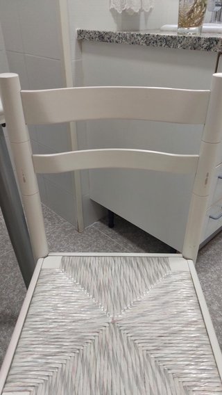 MESA Y 3 SILLAS DE COCINA BLANCAS