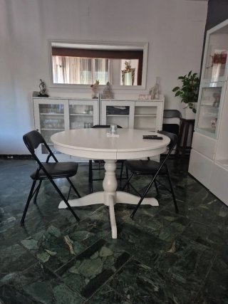 Mesa de comedor redonda blanca