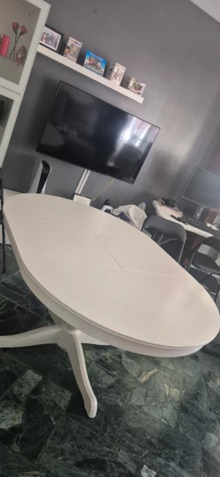 Mesa de comedor redonda blanca