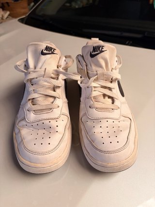 Zapatillas Nike Blancas y Negras