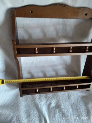 Estantería de madera para especias