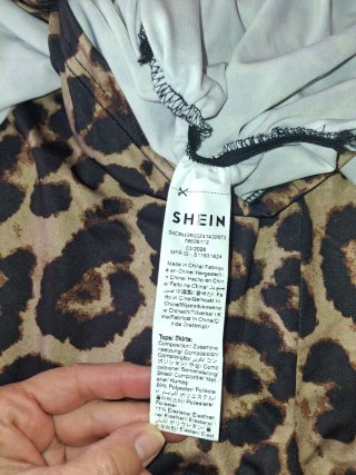 Conjunto leopardo falda pantalón y camiseta