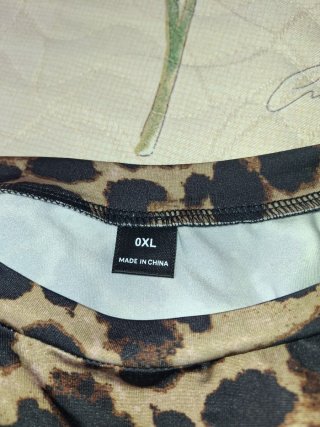 Conjunto leopardo falda pantalón y camiseta