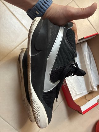 Zapatillas Nike Niña Negras y Plateadas