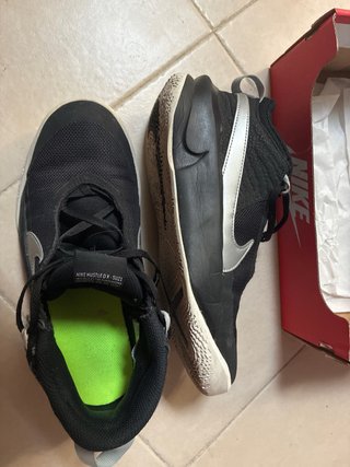 Zapatillas Nike Niña Negras y Plateadas