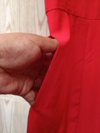 Mono rojo con volantes