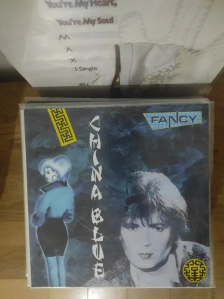 Maxi Single 4 x 24 euros