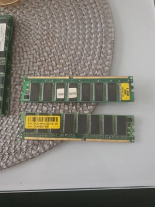 2x Memorie RAM 512MB DDR 400MHz Infineon