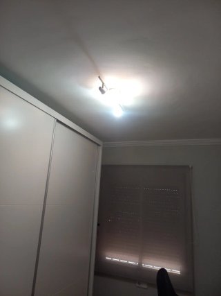 Lámpara de techo plata y blanco