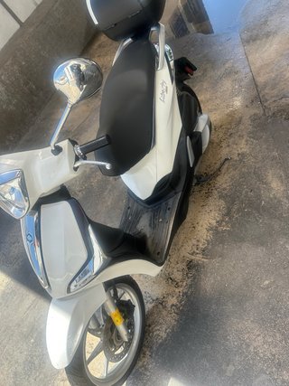 Piaggio Liberty 125 Scooter Blanca