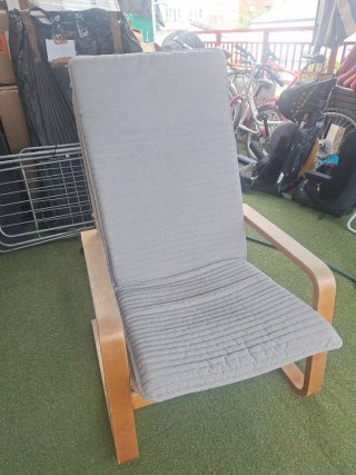 Silla Ikea POÄNG Madera y Tela Gris