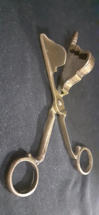 Antiche forbici per candele vittoriane in bronzo