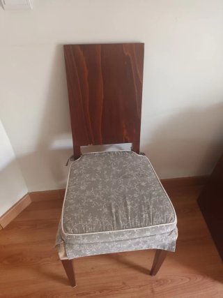 Mesa de madera maciza extensible y 6 sillas