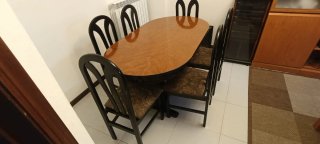 Mesa extensible de salón y 6 sillas a juego