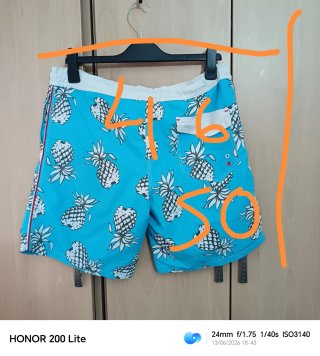 Bañador azul con estampado de piñas