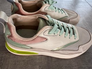 Zapatillas HOFF Pantheon de Cuero. Talla 40