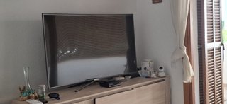 Mesa comedor + mesa centro + Smart TV Samsung 55