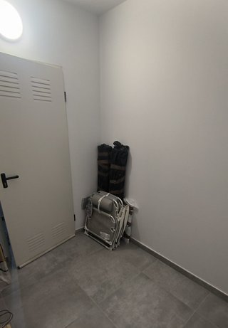 TRASTERO EN VENTA CHAMBERI - MUY BUEN ESTADO