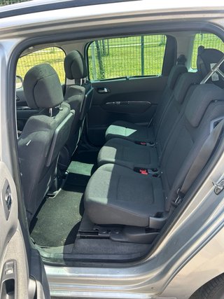 Peugeot 5008 2013