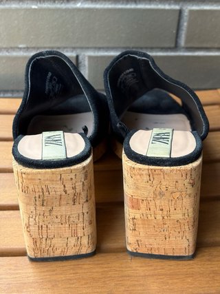 Sandalias tacón corcho Zara