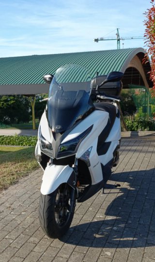 Kymco Grand Dink 300 con ABS en perfecto estado.