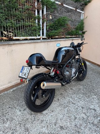 Yamaha Cafe Racer A2