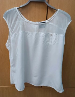 Blusa blanca sin mangas