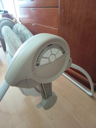 Hamaca para bebé con juguetes