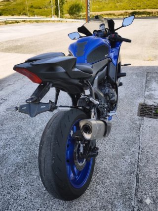 Yamaha R7