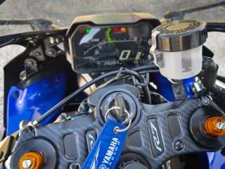 Yamaha R7