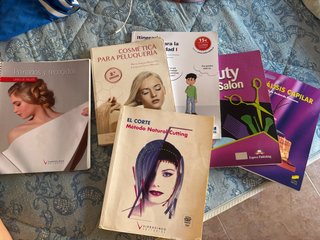 Libros peluqueria 1 peluquería grado medio  LOTE 6