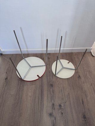 Mesas de diseño nido roja y blanca