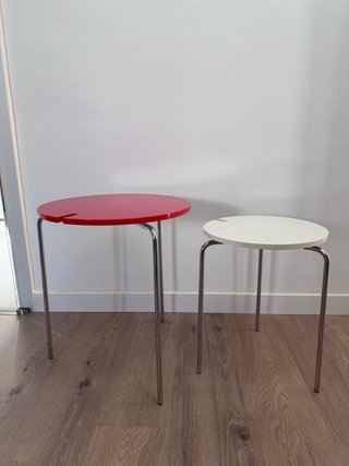 Mesas de diseño nido roja y blanca