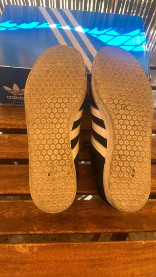 Adidas Gazelle negras y blancas
