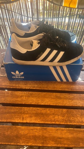 Adidas Gazelle negras y blancas