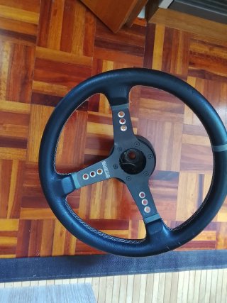 Volante Sparco con piña Seat Clásico