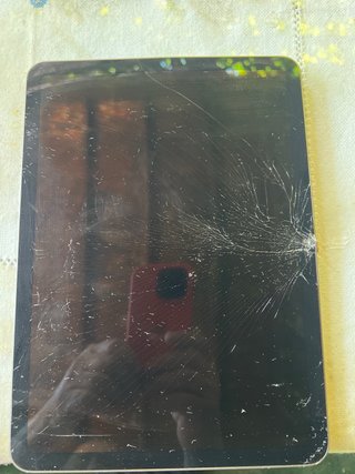 iPad Air 5 (Pantalla Rota)