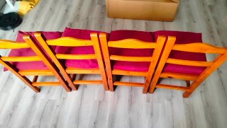 Juego de 4 sillas de madera para salón