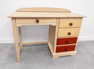 Escritorio de madera maciza con 5 cajones