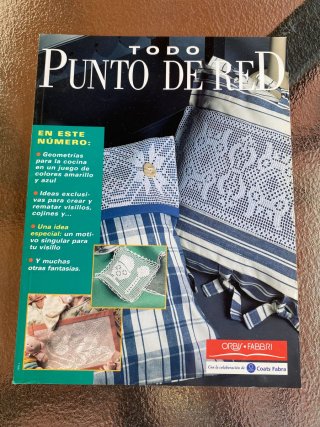 4 revistas Todo punto de red y 1 de Muestras...