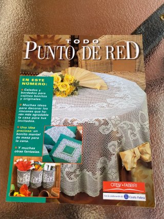4 revistas Todo punto de red y 1 de Muestras...