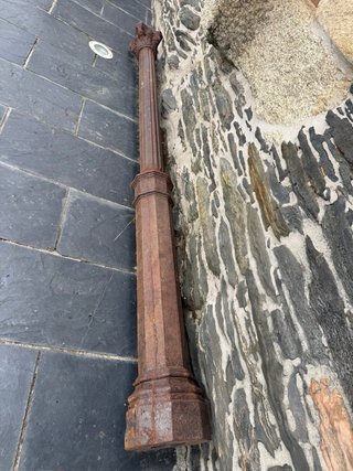Farola decorativa de hierro fundido