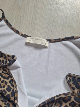 Camiseta de licra con estampado de leopardo