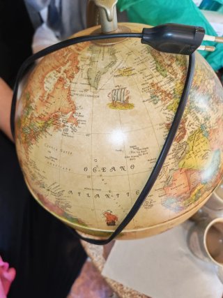 Globo Terráqueo con Luz
